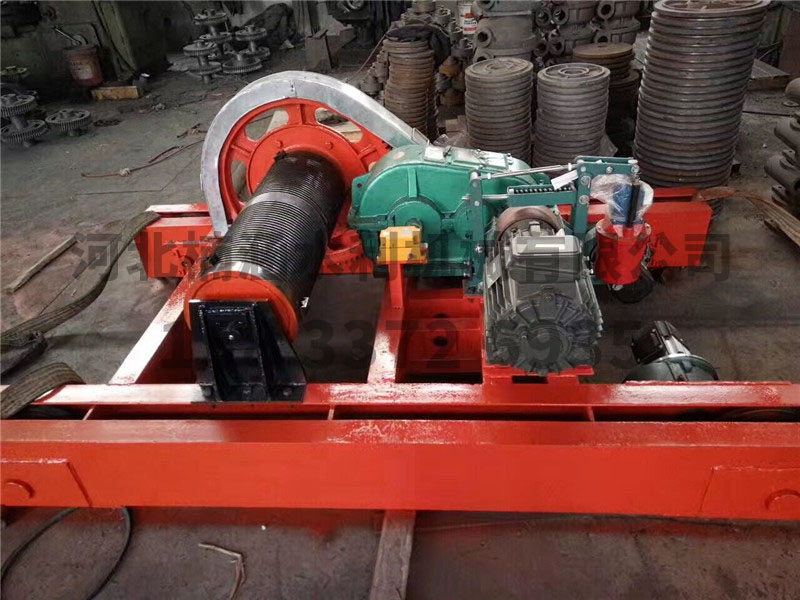 QPT型移動(dòng)臺(tái)車式卷揚(yáng)啟閉機(jī)